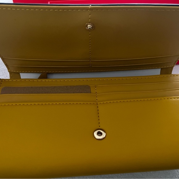 Brand New Wallets - Picture 3 of 4